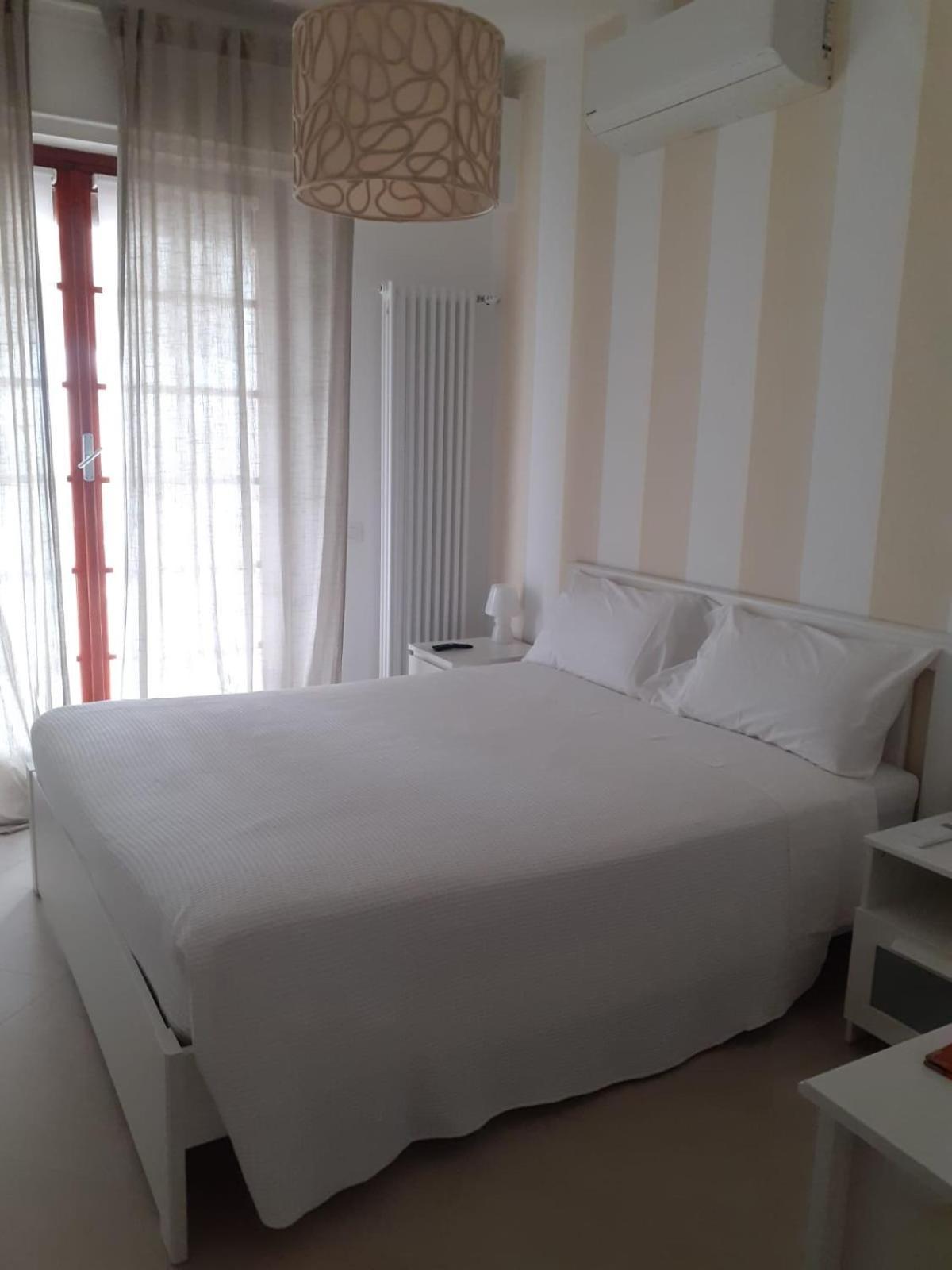 Bressa De Ma Affittacamere, Room & Breakfast بيترا ليغوري الغرفة الصورة